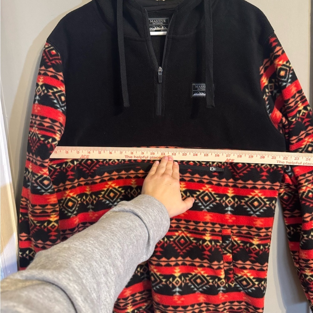 Super Massive Outdoor Aztec Black and Red Patterned Fleece Pullover  Sweater - Picture 8 of 10